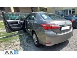 Bej Utilizat 2015 Toyota Corolla Berlinǎ | 11.000 EUR (Preț bun)