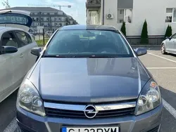 Gri Utilizat 2007 Opel Astra Hatchback | 1.500 EUR (Preț bun)