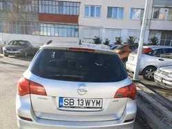 Argintiu Utilizat 2011 Opel Astra Break | 3.500 EUR (Preț OK)