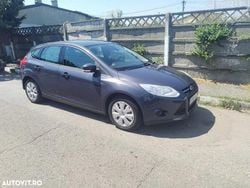 Culoarealbastru Utilizat 2013 Ford Focus Hatchback | 4.550 EUR (Preț bun)