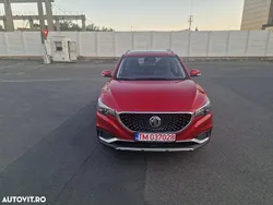 Rosu Utilizat 2022 MG ZS Luxury Berlinǎ | 15.000 EUR