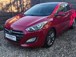 Culoarerosu Utilizat 2016 Hyundai i30 Premium Hatchback | 7.399 EUR (Preț bun)