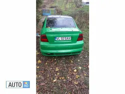 Verde Utilizat 2000 Opel Vectra | 1.500 EUR