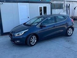 Culoarealbastru Utilizat 2013 Kia Ceed Hatchback | 6.900 EUR (Puțin scump)
