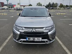 Gri Utilizat 2020 Mitsubishi Outlander P-HEV Berlinǎ | 27.500 EUR