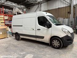 Culoarealb Utilizat 2015 Renault Master Monovolum | 7.500 EUR (Super Preț)
