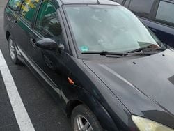 Utilizat 2001 Ford Focus Berlinǎ | 1.450 EUR (Puțin scump)