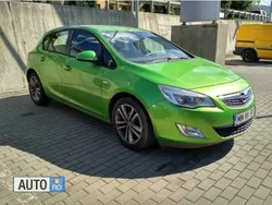 Verde Utilizat 2010 Opel Astra Hatchback | 8.300 EUR