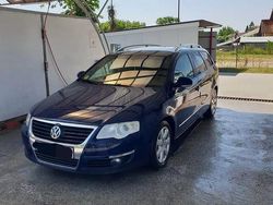 Culoarealbastru Utilizat 2009 VW Passat Highline Break | 2.850 EUR (Preț bun)