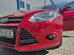 Rosu Utilizat 2015 Ford Focus Titanium Break | 4.250 EUR (Preț bun)