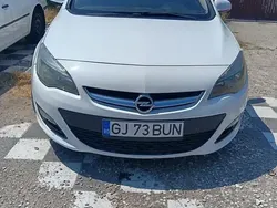 Alb Utilizat 2013 Opel Astra Break | 2.700 EUR (Super Preț)