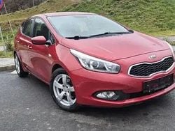 Visiniu Utilizat 2013 Kia Ceed Hatchback | 6.450 EUR (Preț OK)