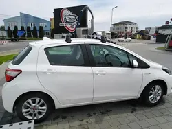 Alb Utilizat 2017 Toyota Yaris Hybrid Monovolum | 12.500 EUR