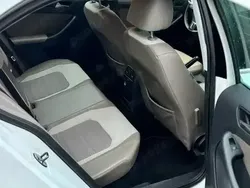 Alb Utilizat 2009 VW Jetta Berlinǎ | 4.750 EUR (Puțin scump)