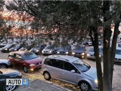 Negru Utilizat 2006 VW Touran Monovolum | 3.199 EUR (Preț OK)