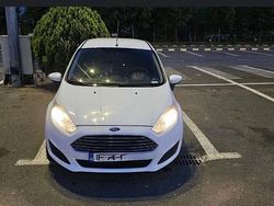 Alb Utilizat 2014 Ford Fiesta Hatchback | 5.100 EUR (Preț OK)