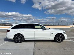 Culoarealb Utilizat 2020 Mercedes C300e Avantgarde Break | 18.990 EUR (Preț bun)