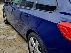 Culoarealbastru Utilizat 2011 Opel Astra Sport Break | 4.250 EUR (Preț OK)