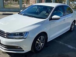 Alb Utilizat 2015 VW Jetta Berlinǎ | 8.500 EUR (Preț OK)