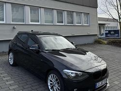 Culoarenegru Utilizat 2012 BMW 118 Urban Line Hatchback | 7.450 EUR (Preț OK)