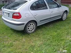 Utilizat 2003 Renault Mégane II Hatchback | 950 EUR (Preț bun)
