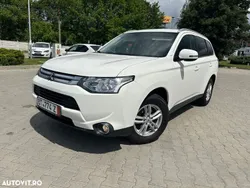 Alb Utilizat 2014 Mitsubishi Outlander Plus SUV | 6.990 EUR (Preț bun)