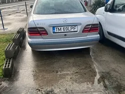 Utilizat 2001 Mercedes E220 Berlinǎ | 1.500 EUR