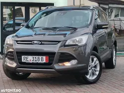 Gri Utilizat 2015 Ford Kuga SUV | 10.100 EUR (Preț OK)