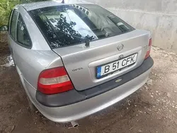 Utilizat 2000 Opel Vectra Berlinǎ | 3.000 EUR