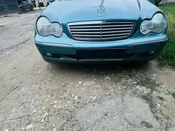 Utilizat 2002 Mercedes C200 Berlinǎ | 2.000 EUR