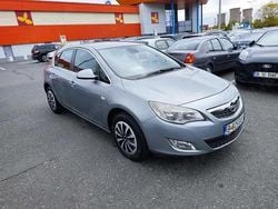 Gri Utilizat 2011 Opel Astra Hatchback | 3.700 EUR (Preț bun)