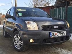 Utilizat 2004 Ford Fusion Hatchback | 2.200 EUR (Scump)