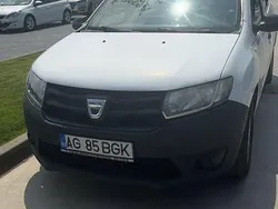 Alb Utilizat 2016 Dacia Logan Acces Berlinǎ | 2.800 EUR (Super Preț)