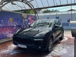Culoarenegru Utilizat 2015 Porsche Cayenne SUV | 28.500 EUR (Preț OK)