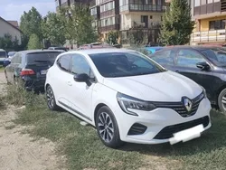 Alb Utilizat 2022 Renault Clio V PE Hatchback | 18.890 EUR (Scump)