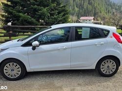 Alb Utilizat 2015 Ford Fiesta Titanium Hatchback | 4.950 EUR (Preț OK)