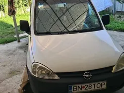 Alb Utilizat 2004 Opel Combo Monovolum | 1.900 EUR