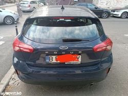 Culoarealbastru Utilizat 2018 Ford Focus Hatchback | 11.500 EUR (Puțin scump)