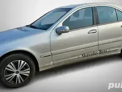Utilizat 2001 Mercedes C220 Avantgarde Berlinǎ | 1.000 EUR