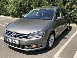 Culoaremaro Utilizat 2012 VW Passat Comfortline Berlinǎ | 6.900 EUR (Preț bun)