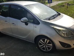 Gri Utilizat 2011 Opel Meriva Monovolum | 3.000 EUR (Preț bun)