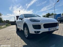 Culoarealb Utilizat 2016 Porsche Cayenne SUV | 28.450 EUR