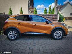 Culoareportocaliu Utilizat 2022 Renault Captur Intens SUV | 17.500 EUR (Scump)