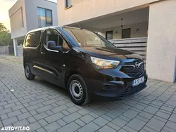 Culoarenegru Utilizat 2019 Opel Combo Monovolum | 9.600 EUR (Preț OK)