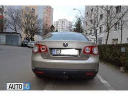 Auriu Utilizat 2008 VW Jetta Berlinǎ | 5.500 EUR (Puțin scump)