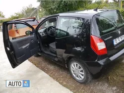 Negru Utilizat 2006 Citroën C2 Hatchback | 1.500 EUR
