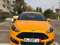 Culoareportocaliu Utilizat 2016 Ford Focus ST Hatchback | 15.900 EUR (Scump)