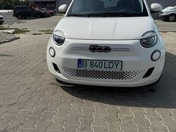 Culoarealb Utilizat 2022 Fiat 500e Action Hatchback | 14.900 EUR (Puțin scump)