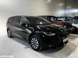 Culoarenegru Utilizat 2024 Chrysler Pacifica Monovolum | 35.500 EUR
