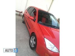 Rosu Utilizat 2000 Ford Focus Hatchback | 1.600 EUR